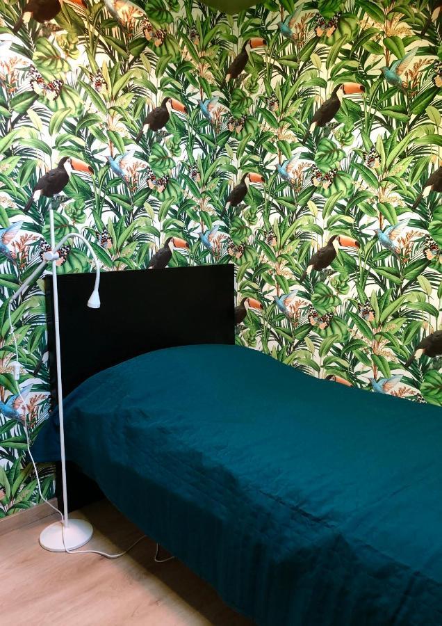 Paradiesje 3 Leer Luaran gambar